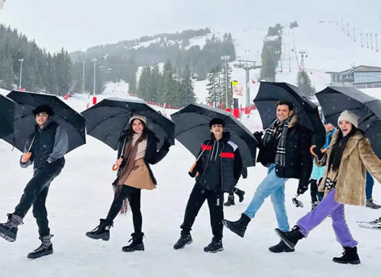 Weekly airport style: Priyanka Chopra, Kareena Kapoor Khan, Ranveer Singh,  Sonam Kapoor, Ranbir Kapoor give us some serious winter fashion goals! :  Bollywood News - Bollywood Hungama